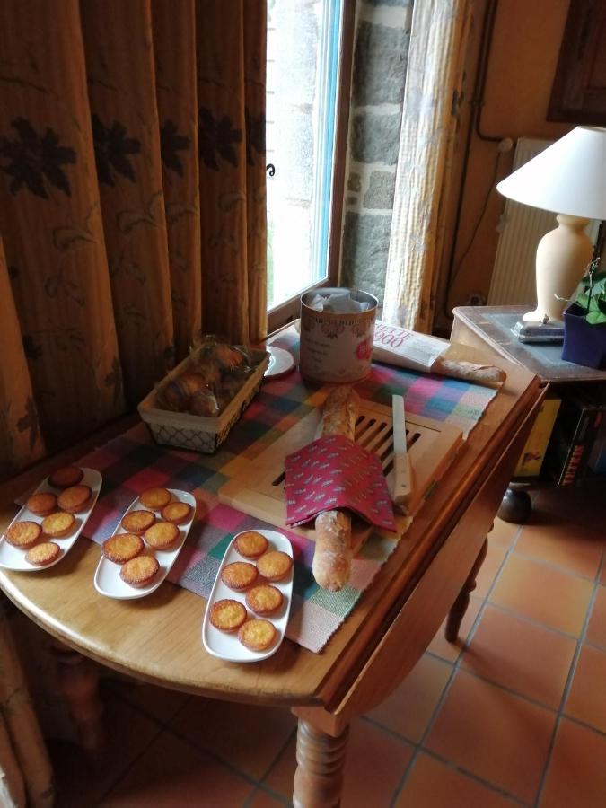 Les Petites Chapelles Bed & Breakfast Saint-Pierre-de-Plesguen Exterior photo