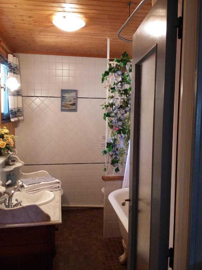 Les Petites Chapelles Bed & Breakfast Saint-Pierre-de-Plesguen Exterior photo