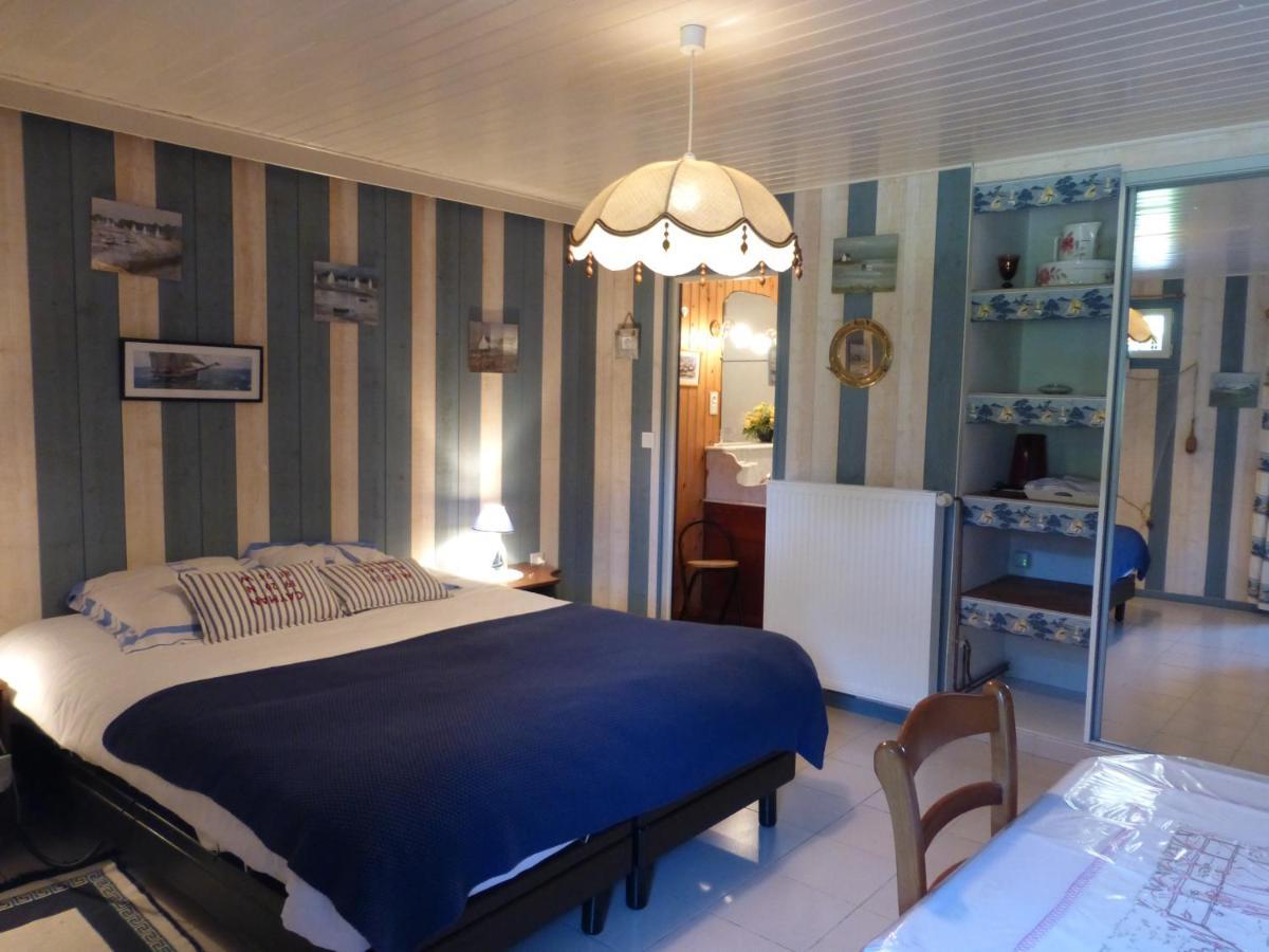 Les Petites Chapelles Bed & Breakfast Saint-Pierre-de-Plesguen Exterior photo
